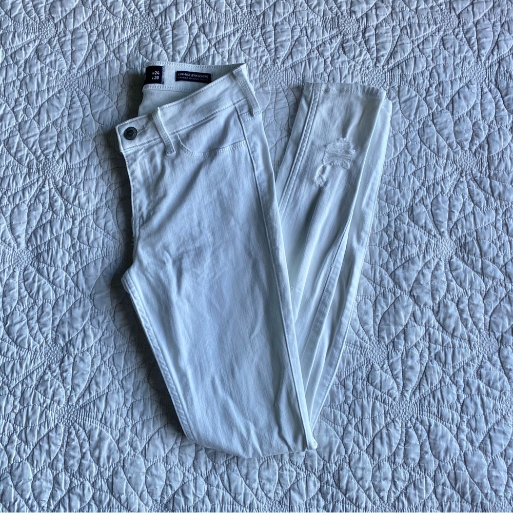 White Hollister Low Rise Skinny Jeans